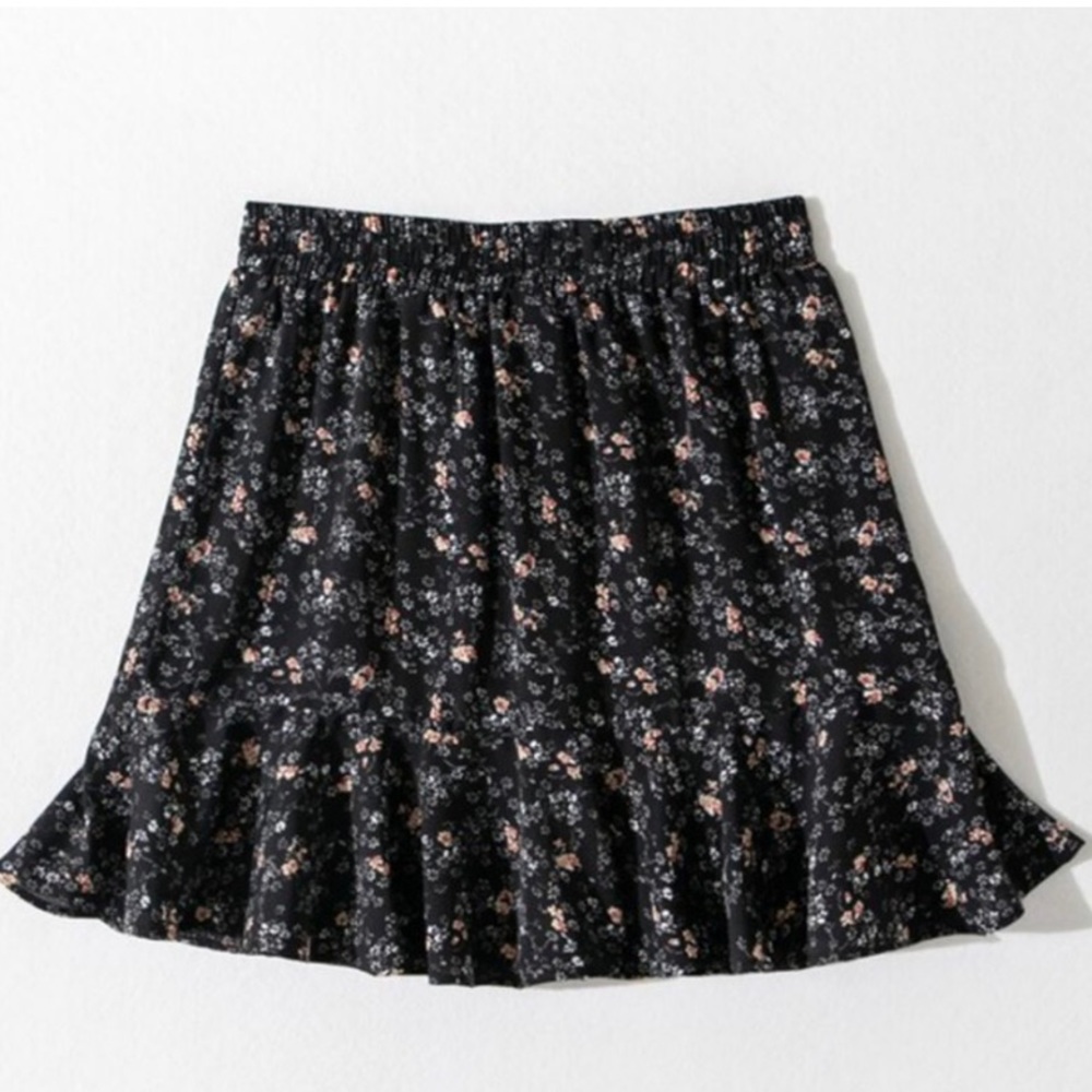 Black Flowey Skirt.